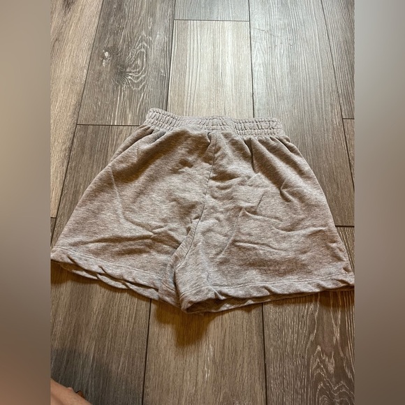 H&M Casual Gray Pocket Sweat-shorts Size XS Heather Gray - Picture 3 of 7